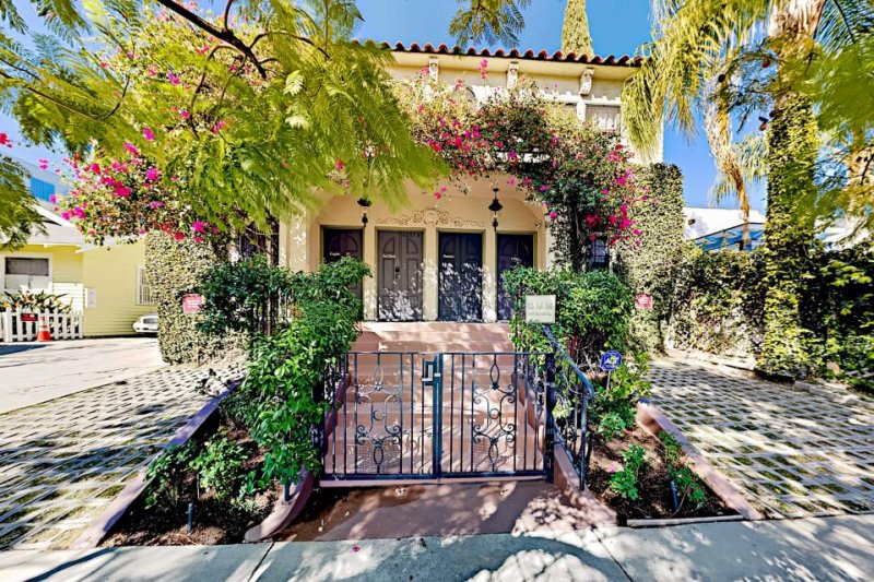 Monthly vacation rentals, long term vacation and winter rentals.